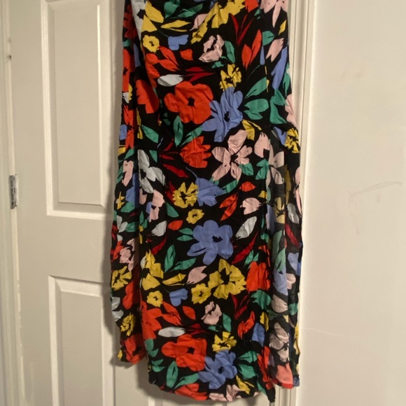 Luvmemore
Cindy Crop Top and Skirt Two Piece Set - 1x or 16W/18W - Floral Print - Picture 6 of 6